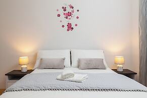 Sunshine Holiday Home