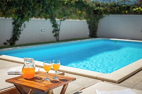 Sunshine Holiday Home