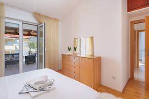 Sunshine Holiday Home