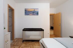 Sunshine Holiday Home