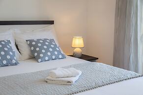 Sunshine Holiday Home