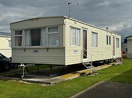 Seaside Charm Carvan in Leys Down on sea