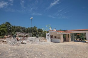 TD Trulli Benedetta w Pool in Peaceful Nature