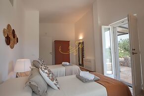 TD Trulli Benedetta w Pool in Peaceful Nature