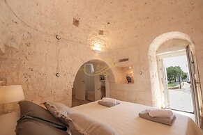 TD Trulli Benedetta w Pool in Peaceful Nature