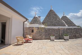 TD Trulli Benedetta w Pool in Peaceful Nature