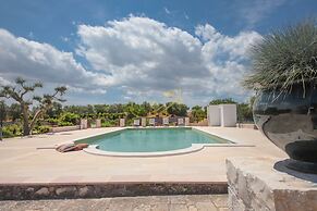 TD Trulli Benedetta w Pool in Peaceful Nature