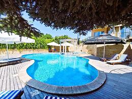 Twins Palace Apart Hotel