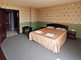 Twins Palace Apart Hotel