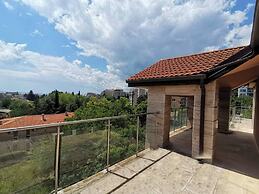 Twins Palace Apart Hotel