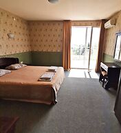 Twins Palace Apart Hotel