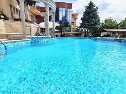 Twins Palace Apart Hotel