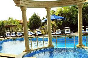 Twins Palace Apart Hotel