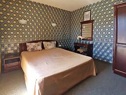 Twins Palace Apart Hotel