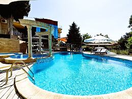 Twins Palace Apart Hotel