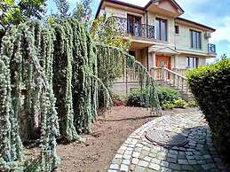 Twins Palace Apart Hotel