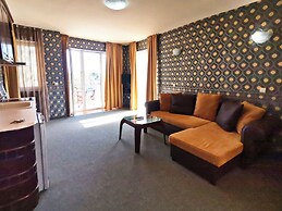 Twins Palace Apart Hotel