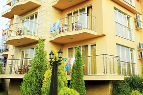 Twins Palace Apart Hotel