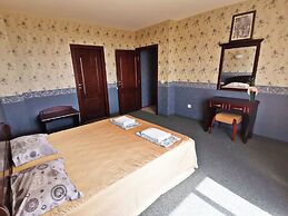 Twins Palace Apart Hotel