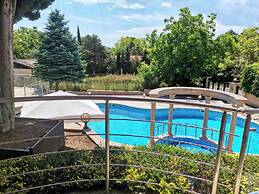 Twins Palace Apart Hotel