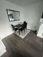 Serene Escape Cosy Apartment in Wolverhampton