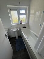 Serene Escape Cosy Apartment in Wolverhampton