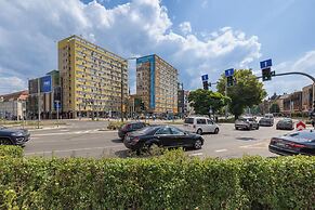 Charming Studio for 2 by Renters