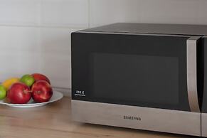 Charming Studio for 2 by Renters