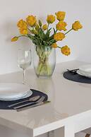 Charming Studio for 2 by Renters