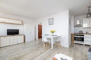 Charming Studio for 2 by Renters