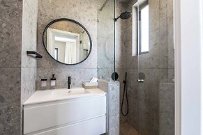 Chris Le Mare Gold Luxury Villa