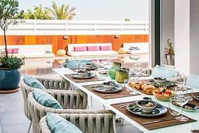 Chris Le Mare Gold Luxury Villa