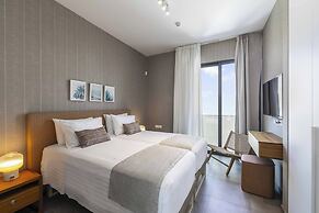 Chris Le Mare Gold Luxury Villa