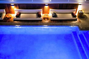 Chris Le Mare Gold Luxury Villa