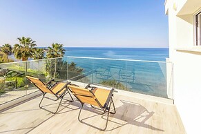 Pomos Seashore Villa