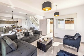 Pomos Seashore Villa