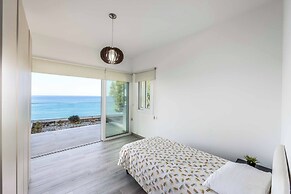 Pomos Seashore Villa