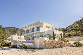 Pomos Seashore Villa