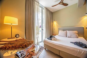 Art House by the Sea