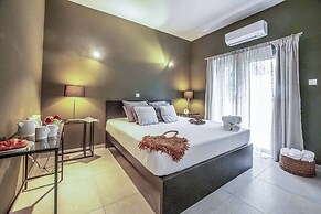 Art House by the Sea