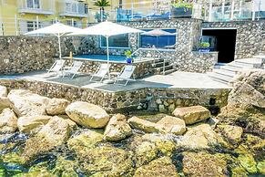 Villa Rockpool