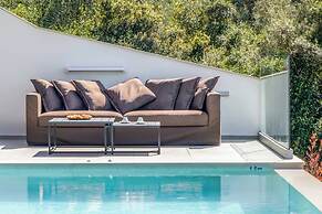 Villa Beyond the Horizon