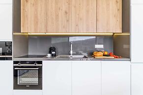 Villa Beyond the Horizon