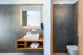 Villa Beyond the Horizon