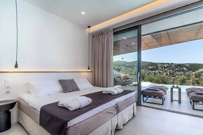 Villa Beyond the Horizon