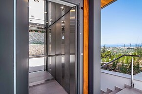 Villa Beyond the Horizon