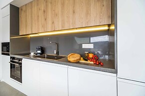 Villa Beyond the Horizon