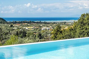 Villa Beyond the Horizon