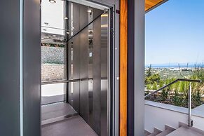 Villa Beyond the Horizon