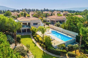 Harmonia Beach Villa